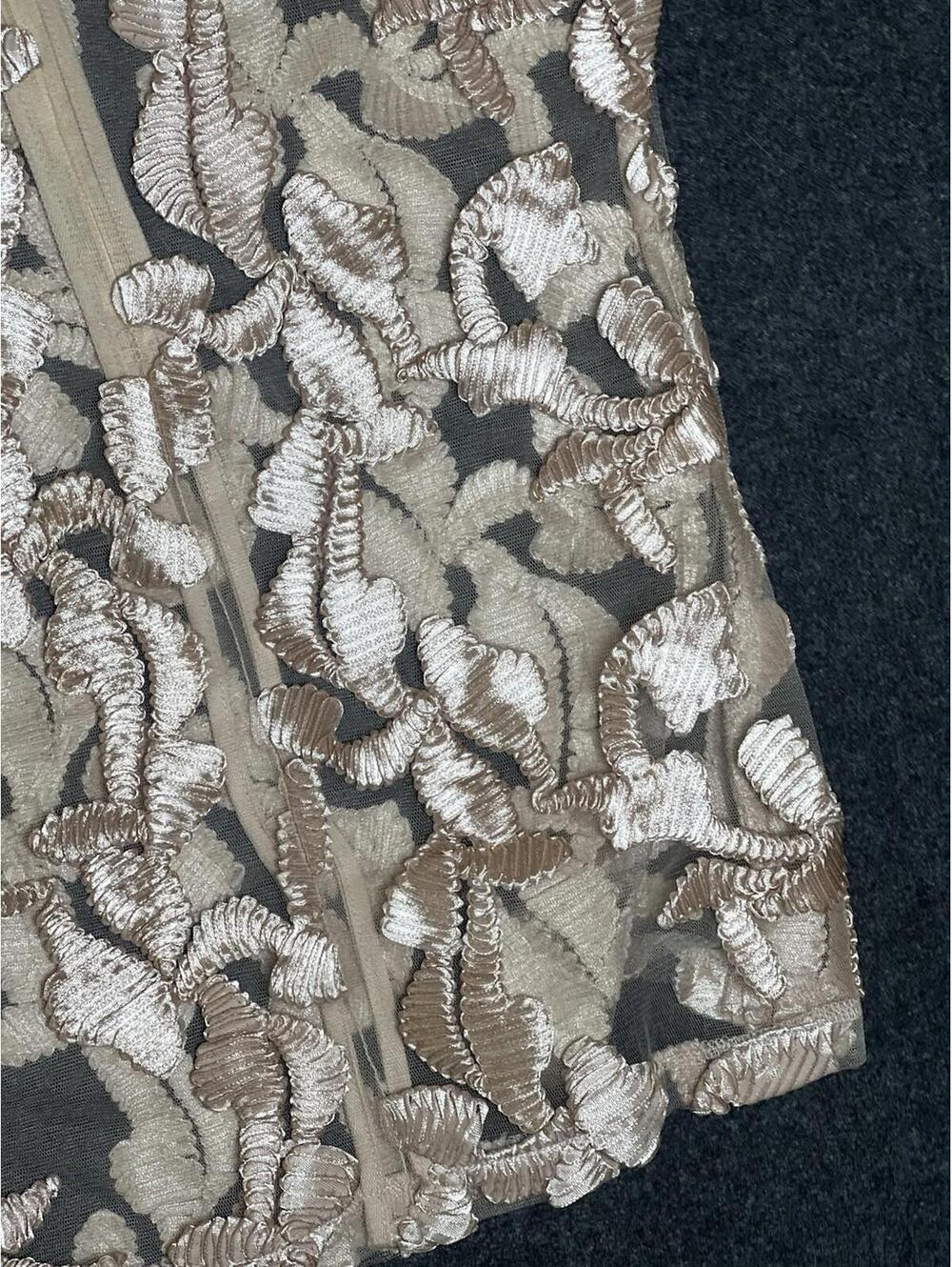 Rose Tree Gold Ruffle  Mesh Sleeveless Top Read For Measurements. Beautiful - Picture 8 of 9